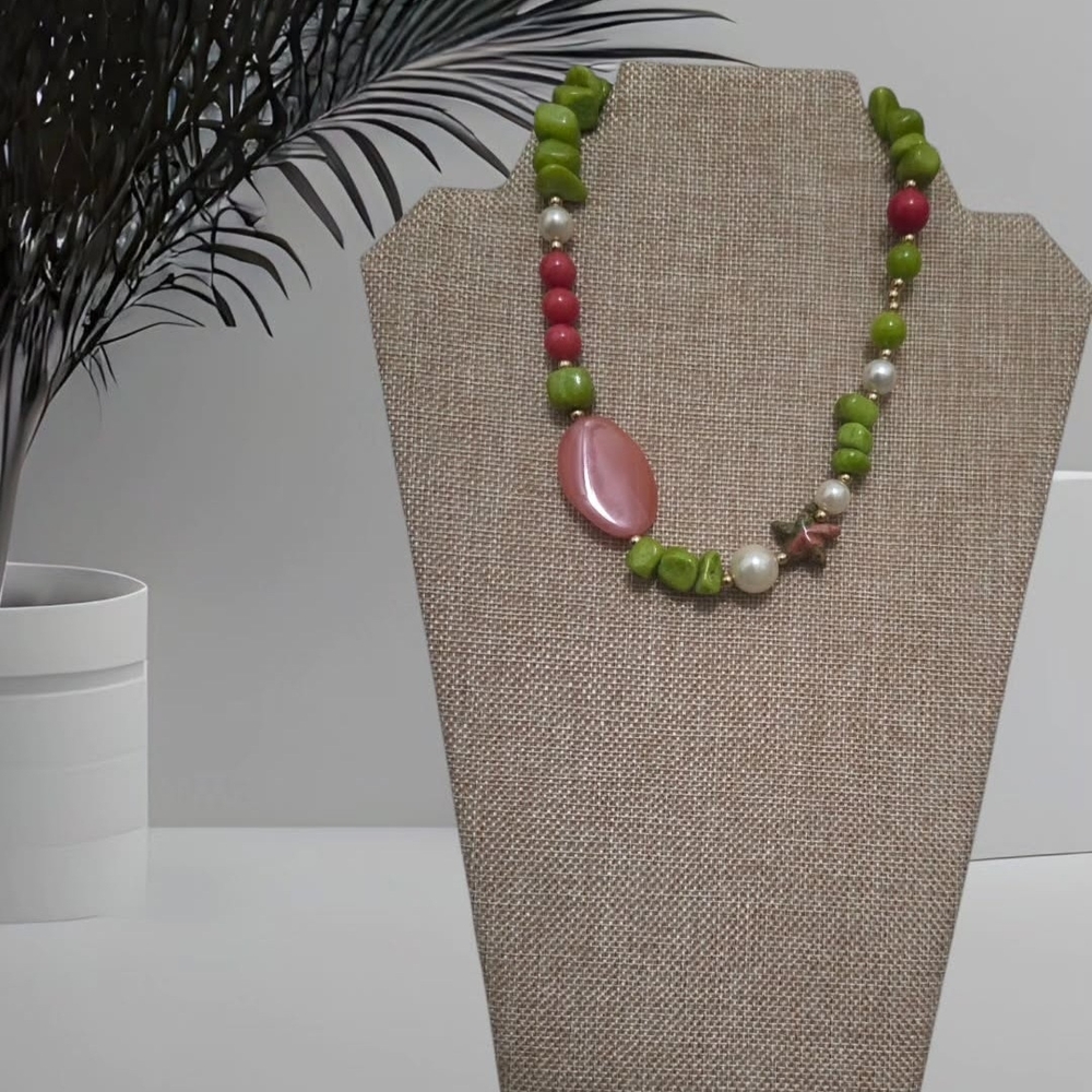 Elegant Green and Pink Beaded Necklace